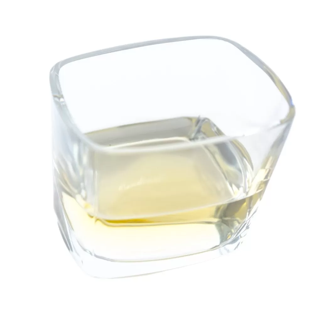 crystal-whiskey-glass visionaire-detail
