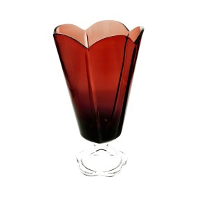 Red Crystal Vase Hand-Blown & Etched: A Touch of luxury