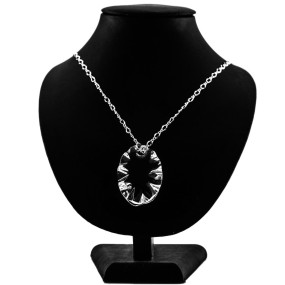Crystal necklace Ovalthslot. Give your face beauty and brightness